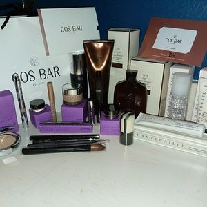 Cos Bar Make Up